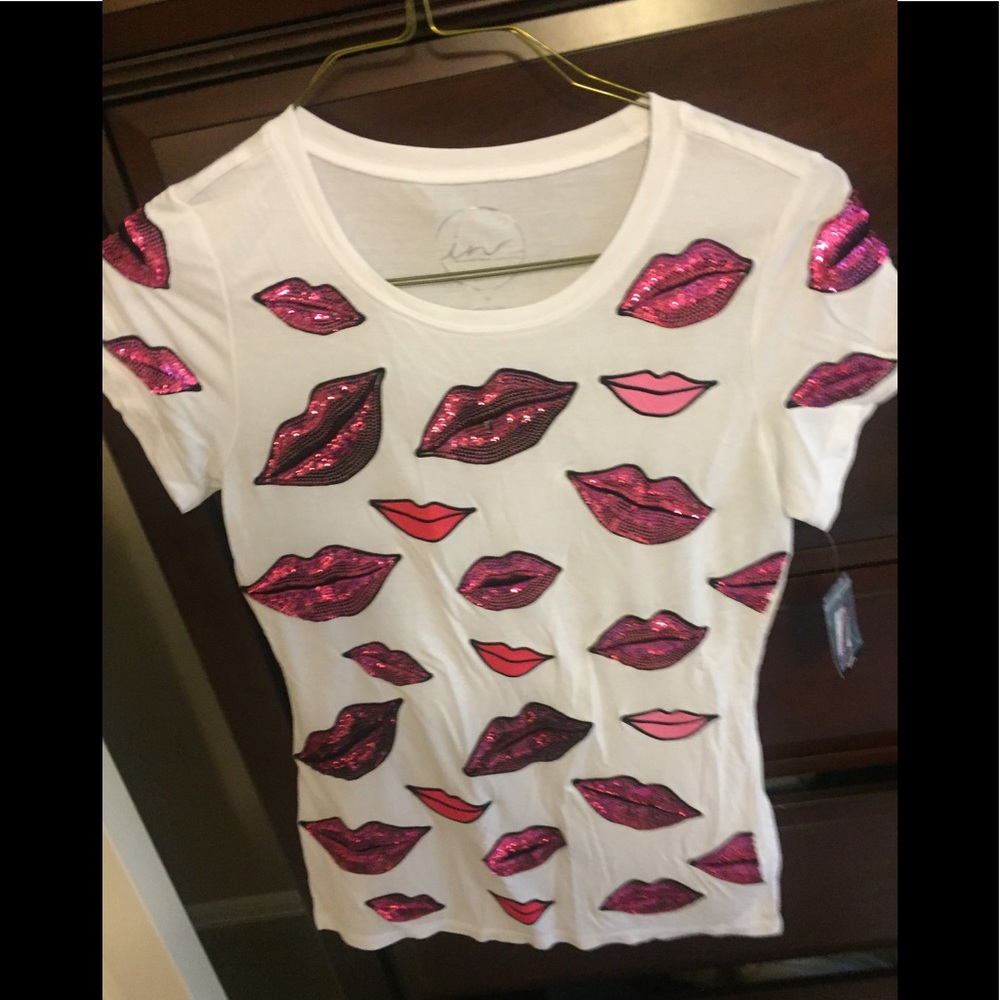 Lip print tee shirt, Macys, sz M